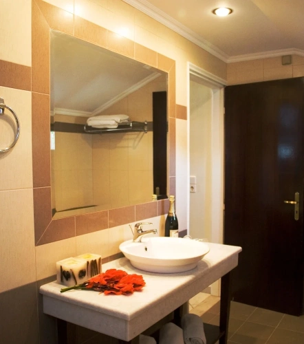 2 Bedrooms Cottage