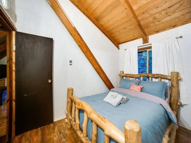 Mt. Baker Lodging Cabin 48 (Sleeps 5)