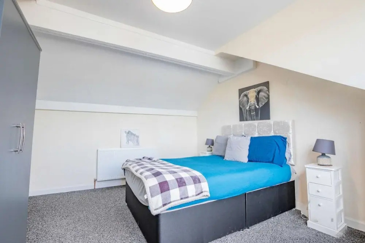 Host Stay Park Cliffe House