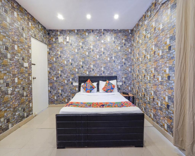 FabExpress Kings Suites I
