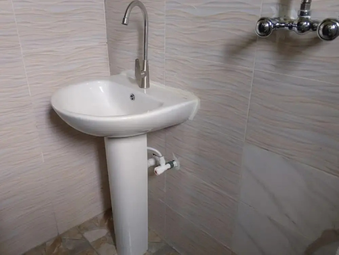 2 Bed - Sleeps 4 - Aircon - Free Parking