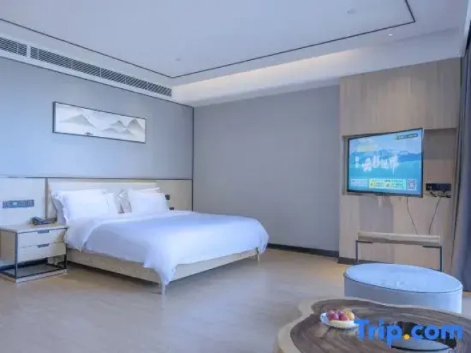 Standard Double room with lake view