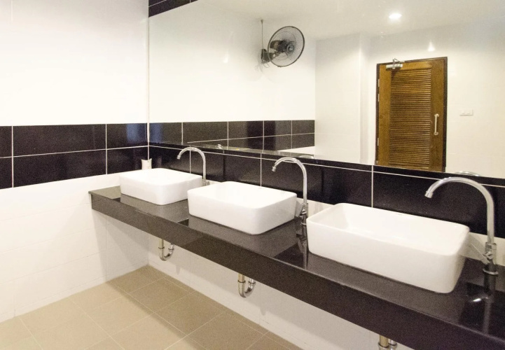 Sabai Hotel and Hostel