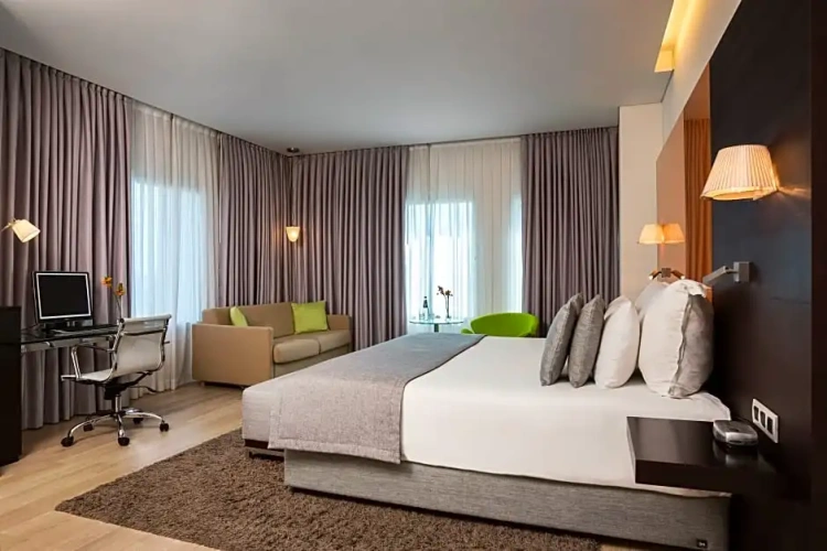 Premium Double room with city view