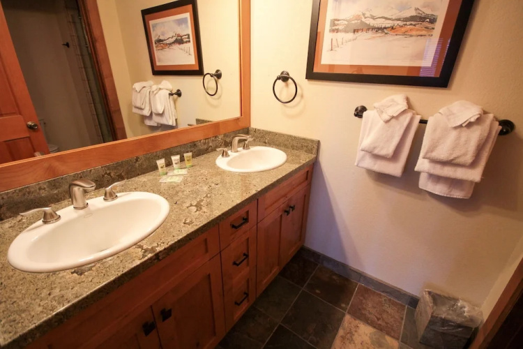 Mountainback #52, Loft, Corner 3 Bedroom Condo