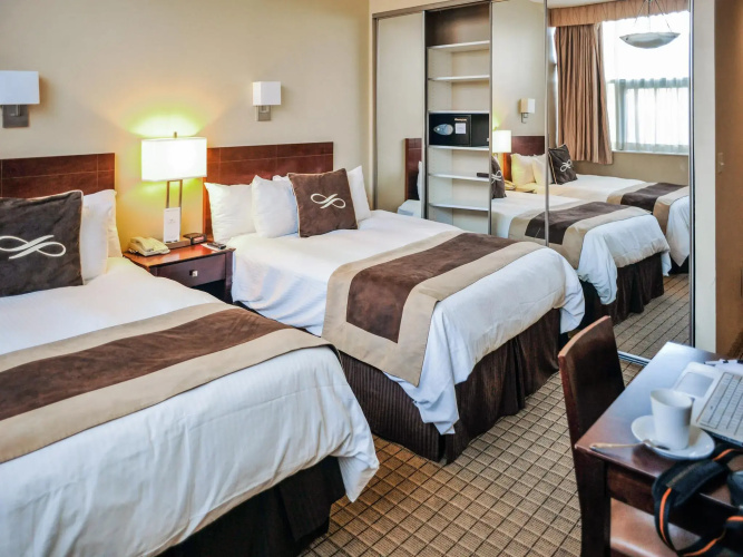 Pointe Plaza Hotel