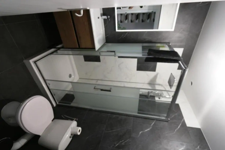 3 Bedrooms Apartment