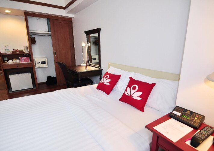 Silom City HotelOver view