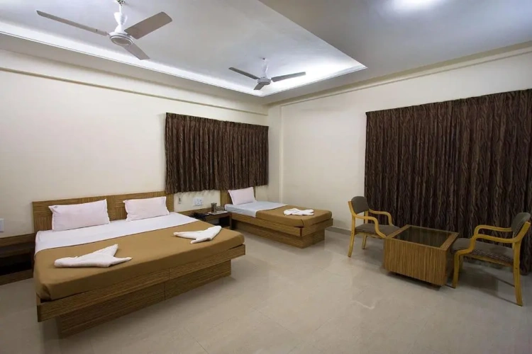 Deluxe Triple room