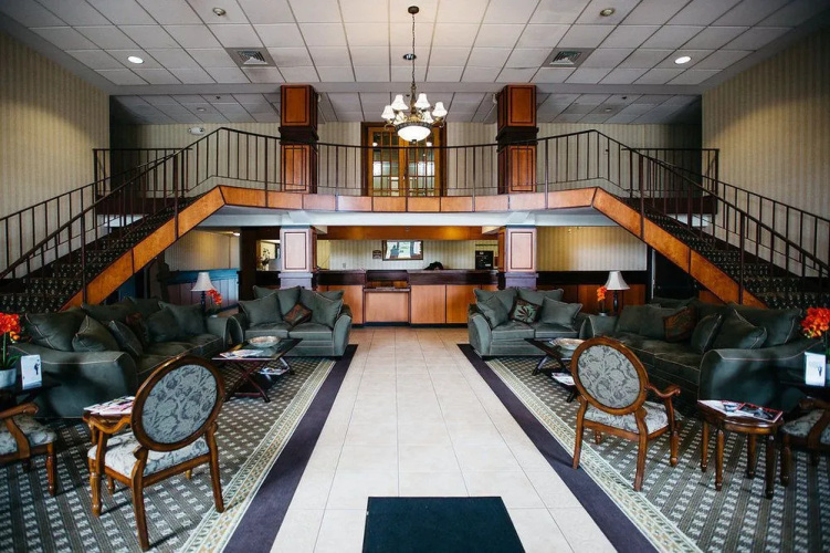 Ramada Mystic