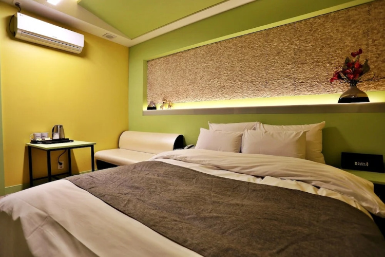 Hotel Form