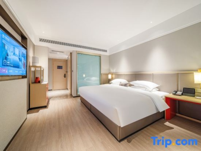 Standard Twin room with city view