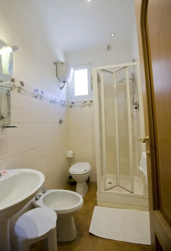 Standard Twin room with garden view