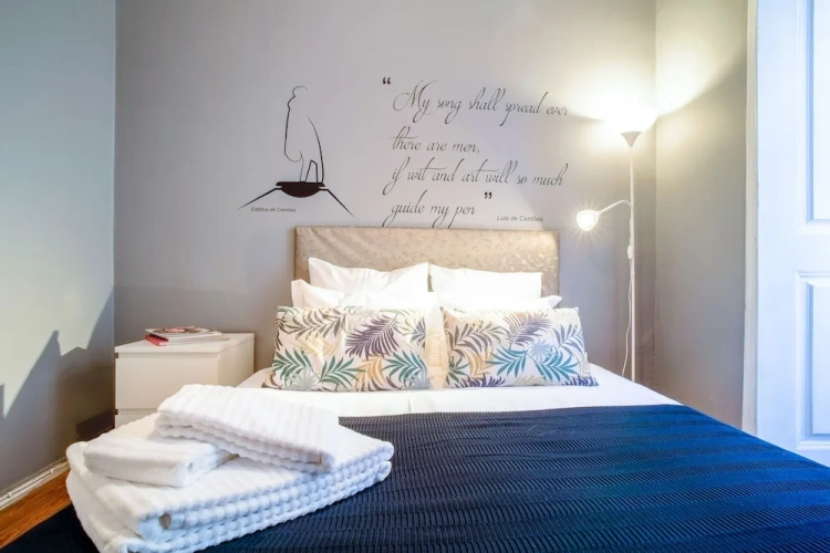 5 Bedrooms Apartment with balcony