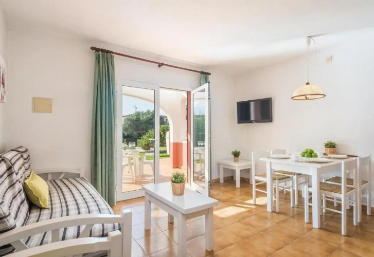 Apartment 30 meters from the beach