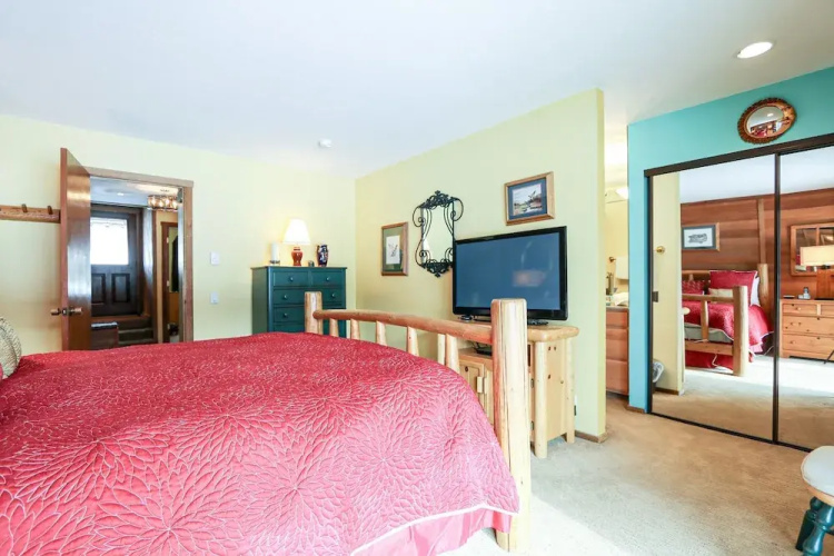 Snowcreek II 288 Gorgeous Mountain Views, Rustic, Spacious and Cozy by Redawning
