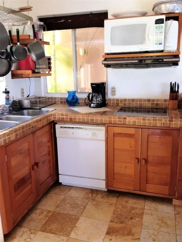 3 Bedrooms Standard Family room with ocean view