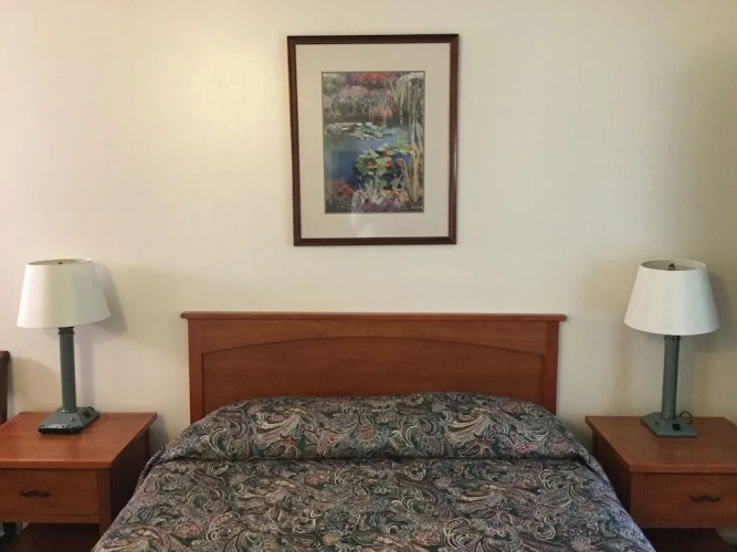 Cedar Lodge Motel