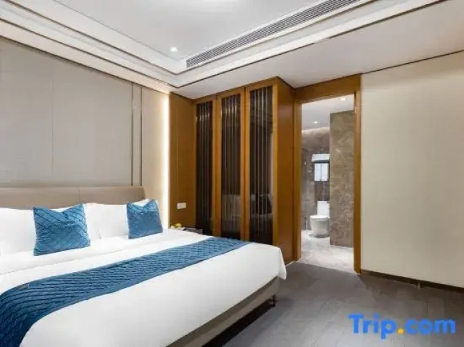 2 Bedrooms Deluxe Suite with balcony and with sea view