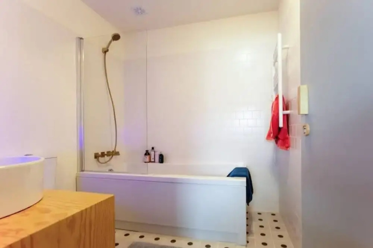 Alegr0 · 60s Chic Central Apartment w/ Garden