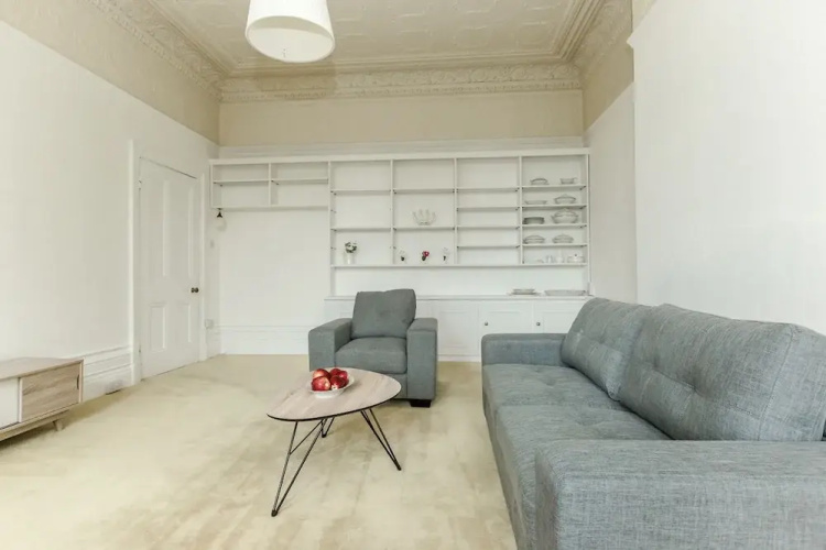 Spacious 1BR Period Apartment Hampstead