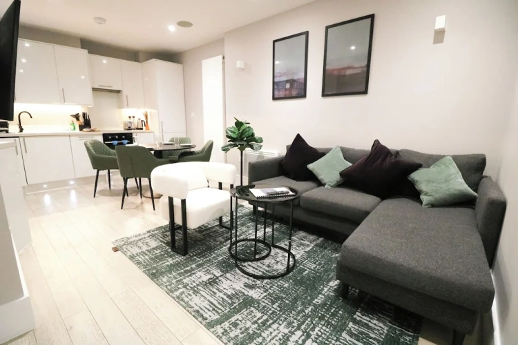2 Bedrooms Apartment