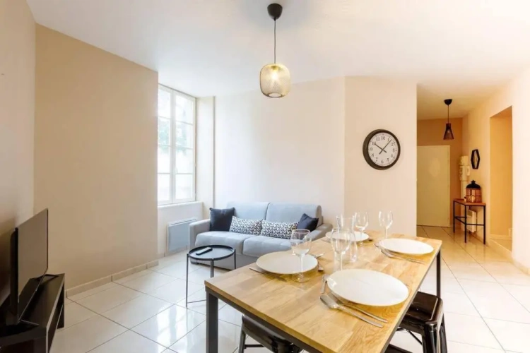 1 Bedroom Apartment