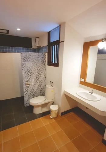 Deluxe room with balcony and with pool view