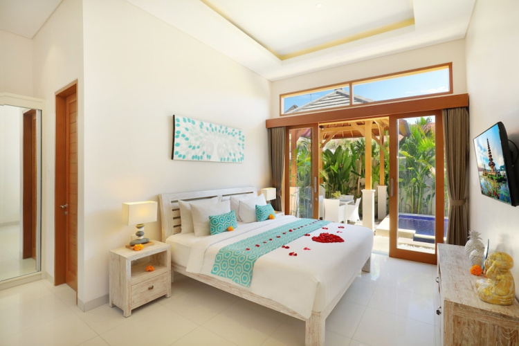 Holl Villa