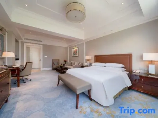 Deluxe Double Suite