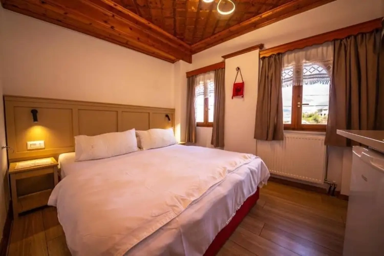 Standard Double room with city view