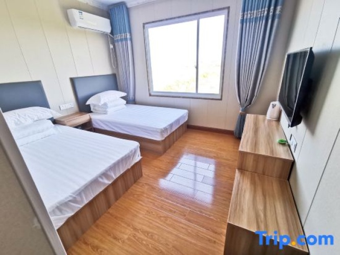 Standard Twin room with balcony