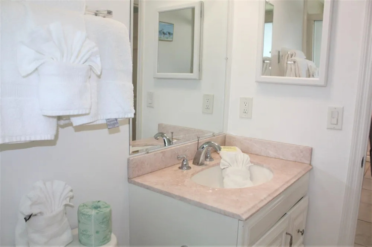 Aloha Kai - Unit 60 1 Bedroom 1 Bathroom Apts