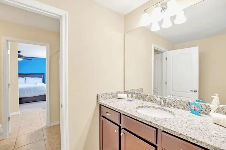 8BR Mansion - Private Pool Games Room Hot Tub