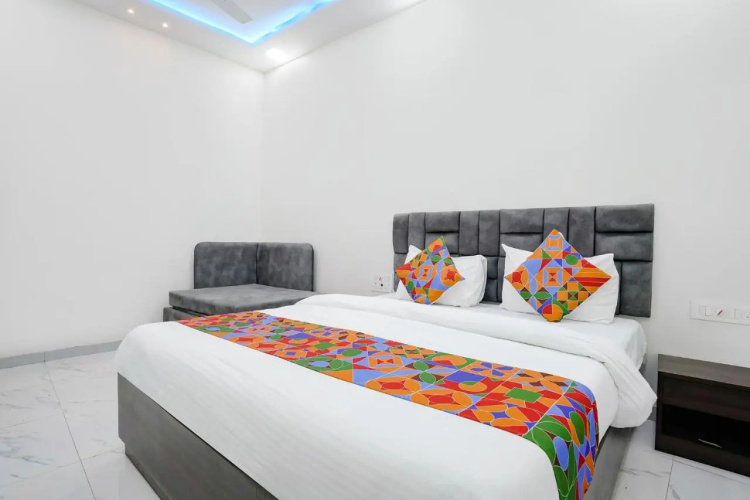 Fabexpress Bhau Residency