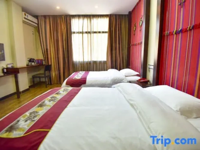 Standard Twin room with mountain view