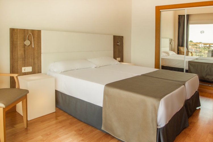 Sentido Cala Vinas Hotel photo 8