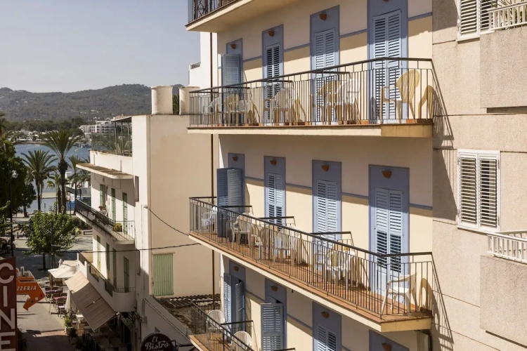 Standard Double room with balcony