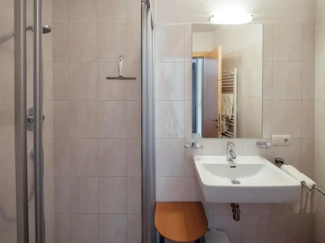 3 Bedrooms Apartment