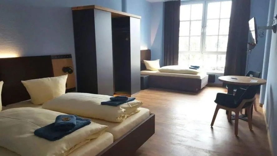 Standard Triple room