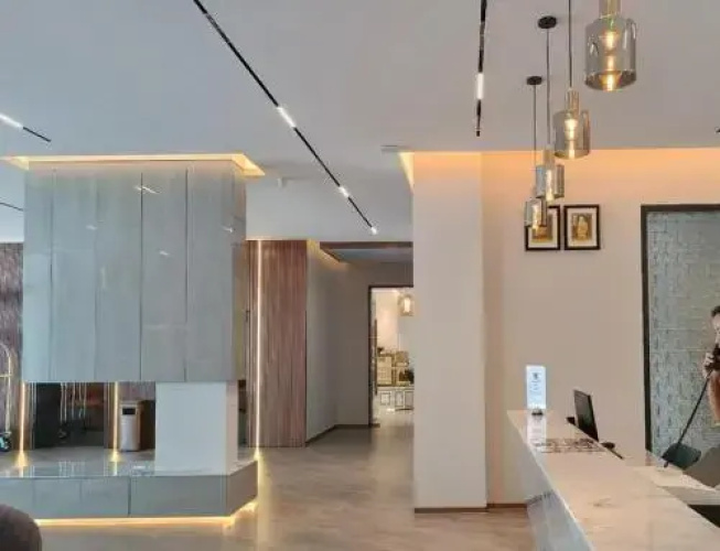 J Hotel