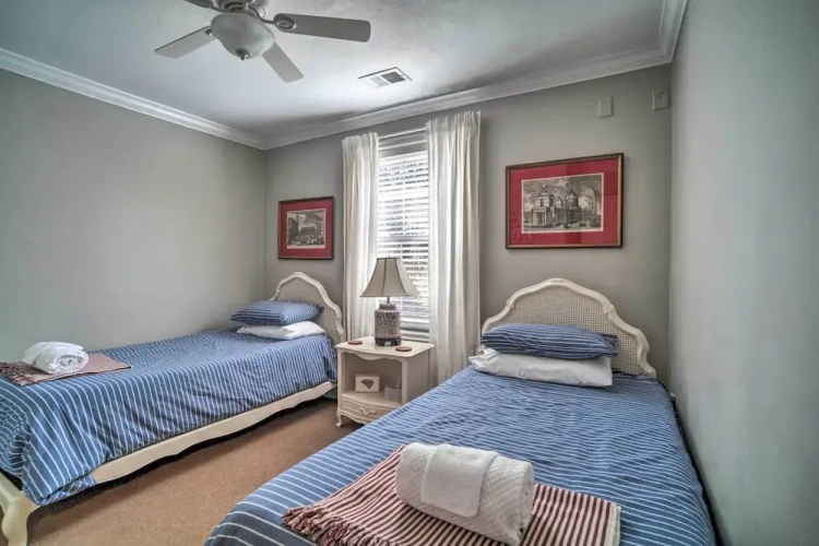 2 Bedrooms Cottage
