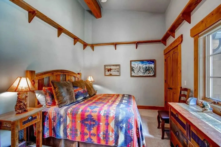 Hatari Lodge - Private Home by RedAwning