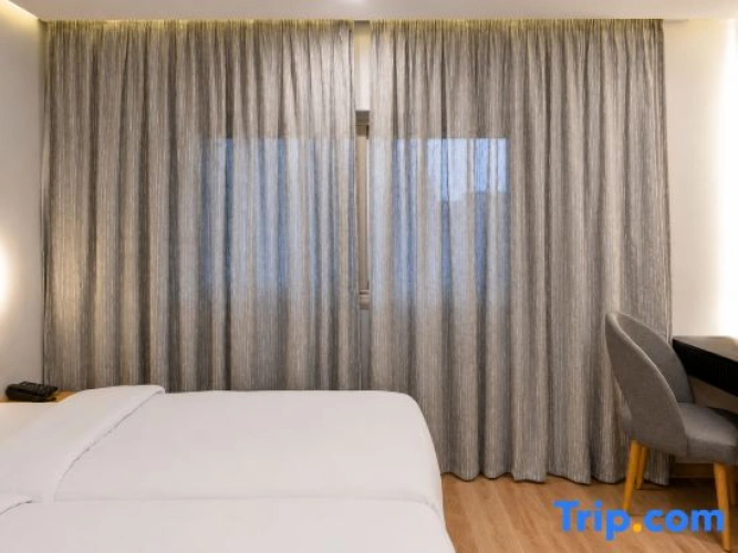 1 Bedroom Deluxe Apartment
