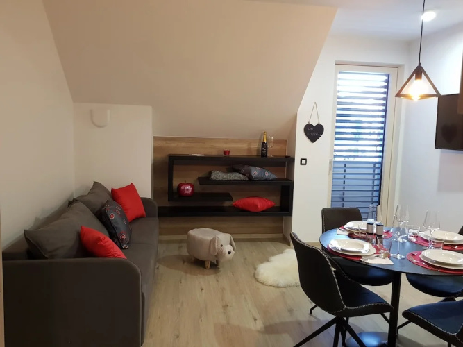 House Mojca - Apartments Lena
