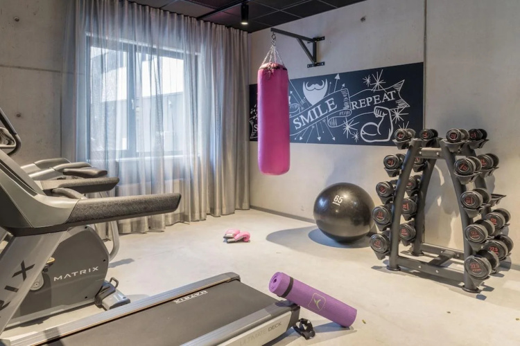 Moxy Edinburgh Airport photo 19