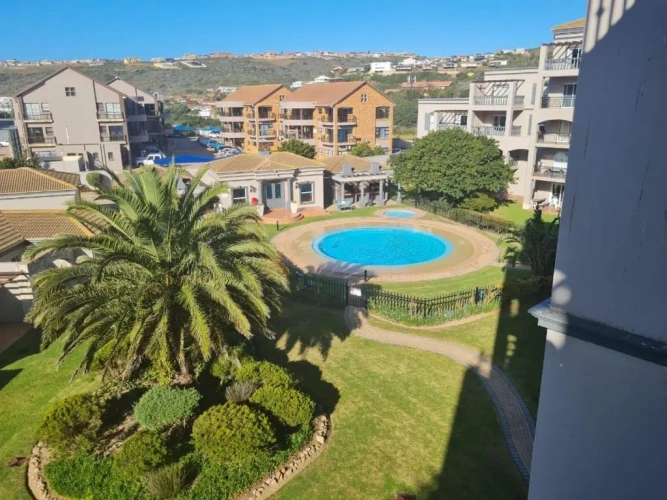 3 Bedrooms Apartment