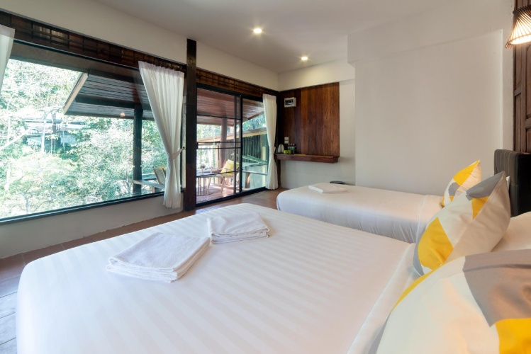 Superior Triple room