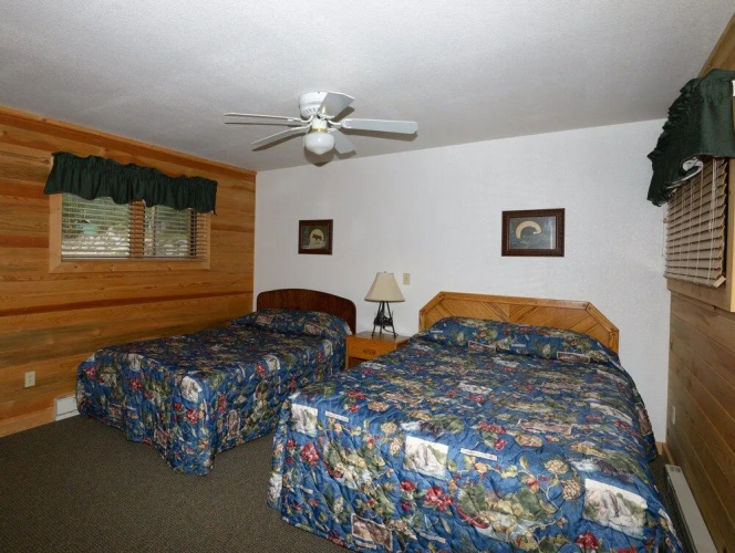 Western Riviera Lakeside Lodging