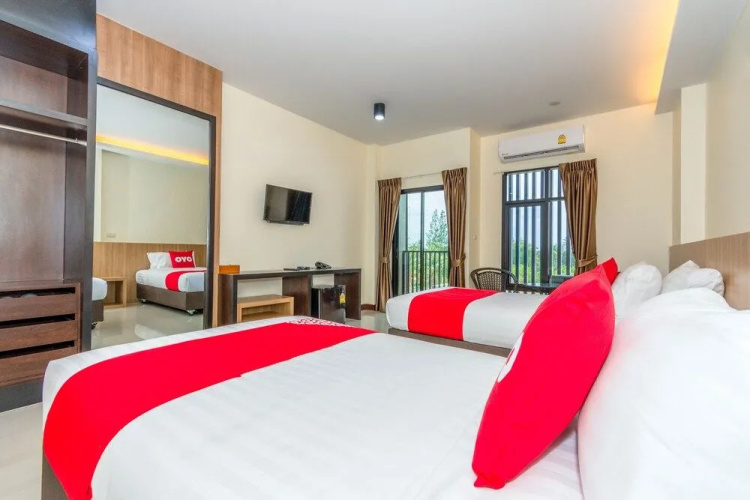 OYO 687 Canal Happiness Hotel